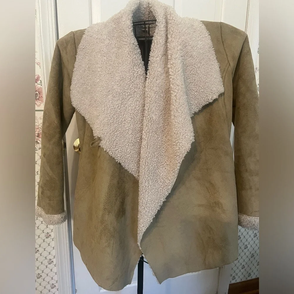 Urban outfitters ecote button Tan Shearling Jacket Anthropologie fp boho moto M